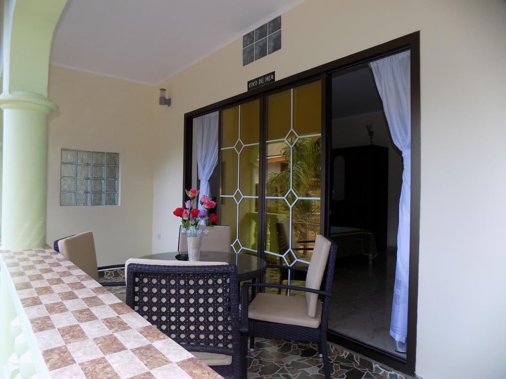 Green Palm Self Catering Anse aux Pins Exterior photo